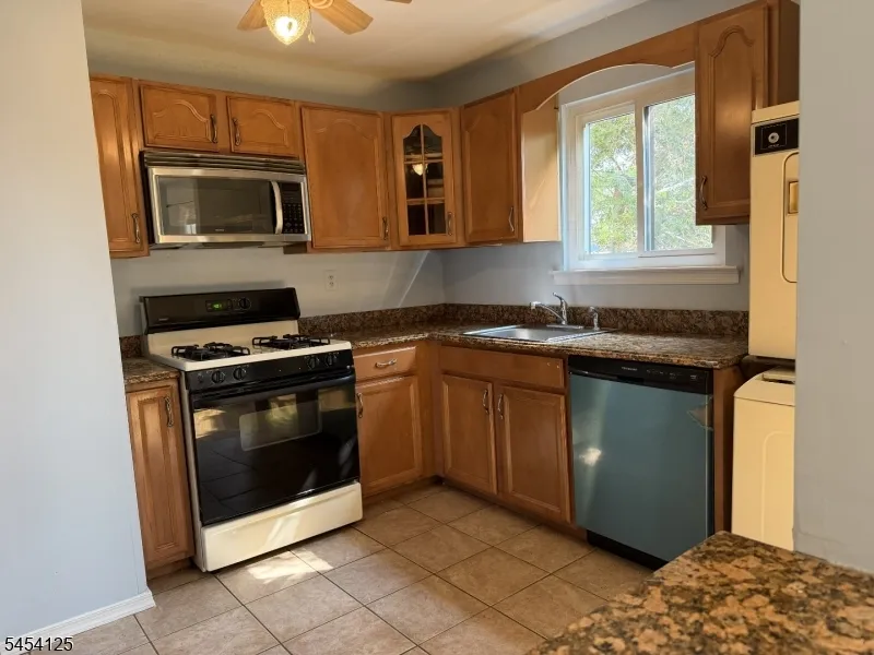 1105 N Oaks Blvd North Brunswick, NJ 08902