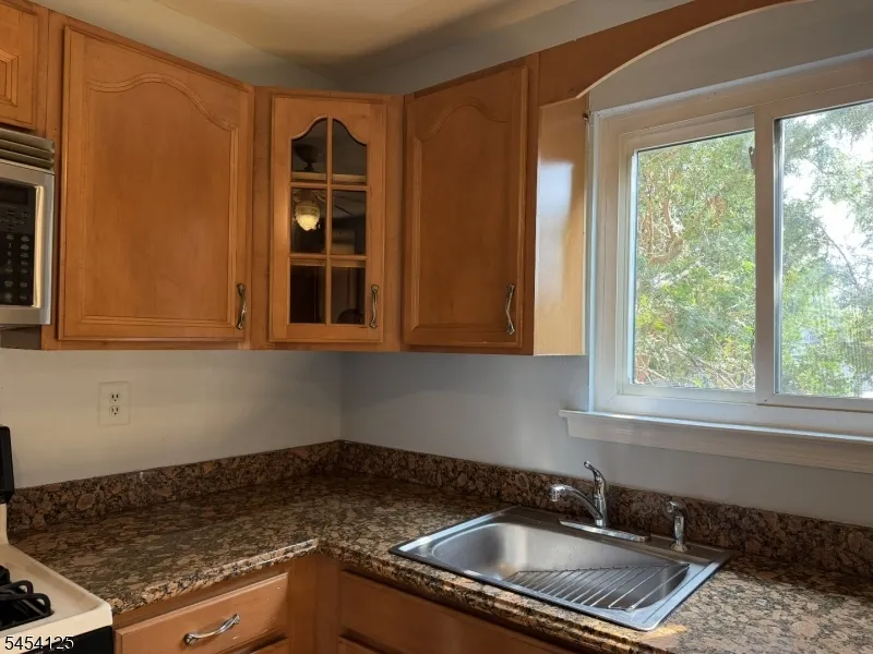 1105 N Oaks Blvd North Brunswick, NJ 08902