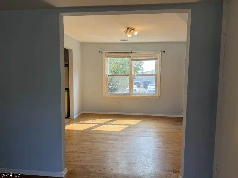1105 N Oaks Blvd North Brunswick, NJ 08902