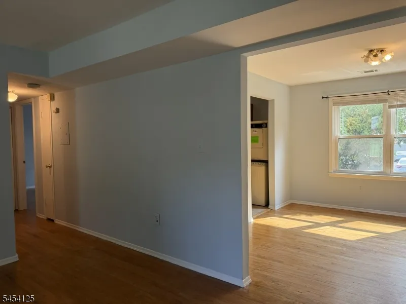 1105 N Oaks Blvd North Brunswick, NJ 08902
