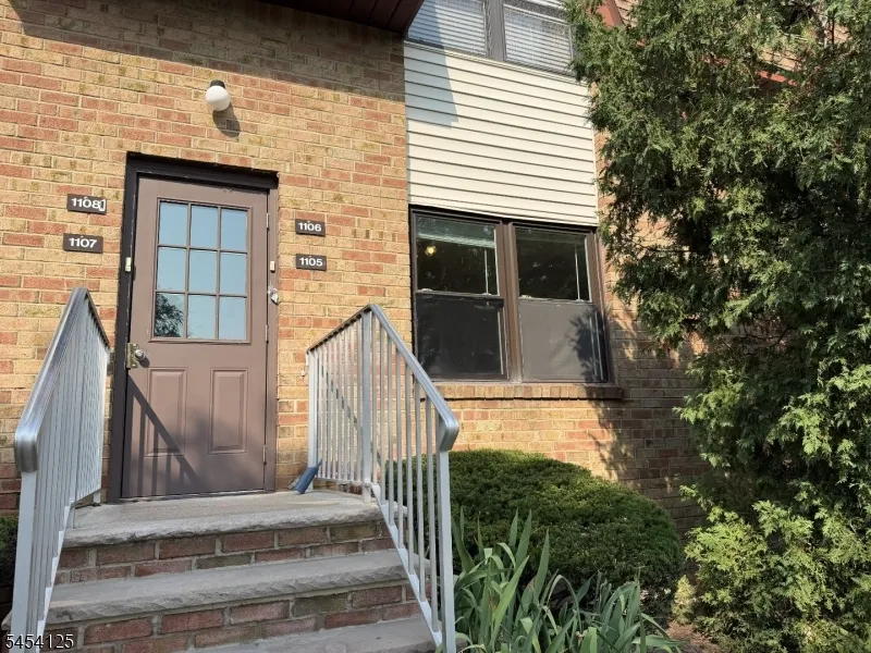 1105 N Oaks Blvd North Brunswick, NJ 08902