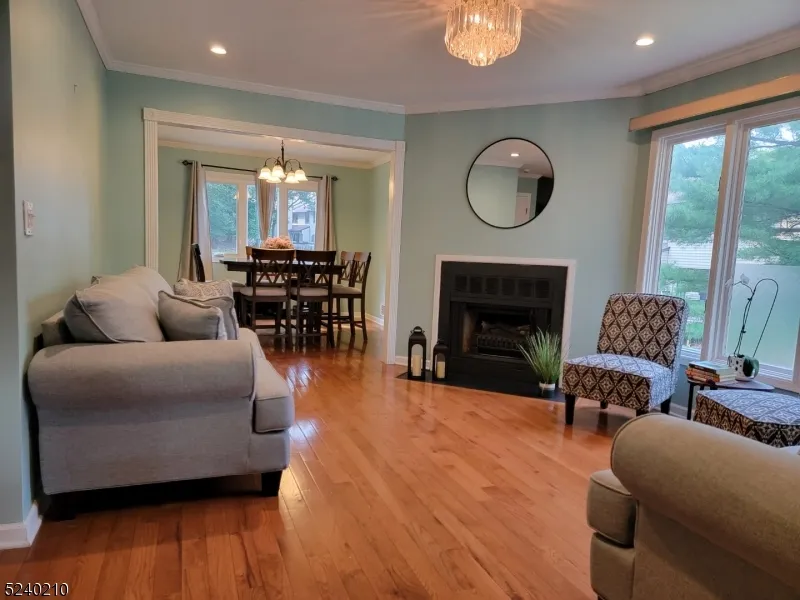 55 Stockton Ct Parsippany-Troy Hills, NJ 07950