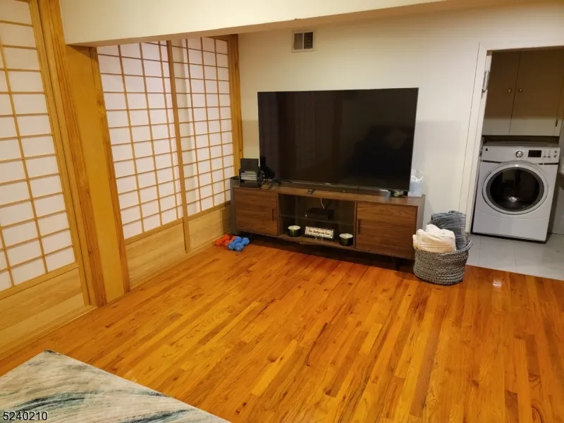 55 Stockton Ct Parsippany-Troy Hills, NJ 07950