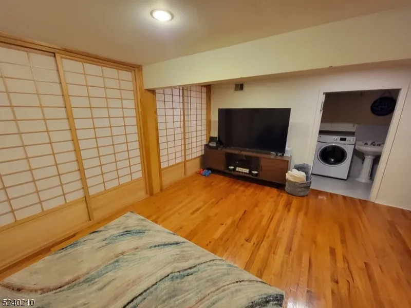 55 Stockton Ct Parsippany-Troy Hills, NJ 07950