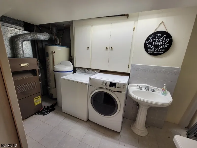 55 Stockton Ct Parsippany-Troy Hills, NJ 07950