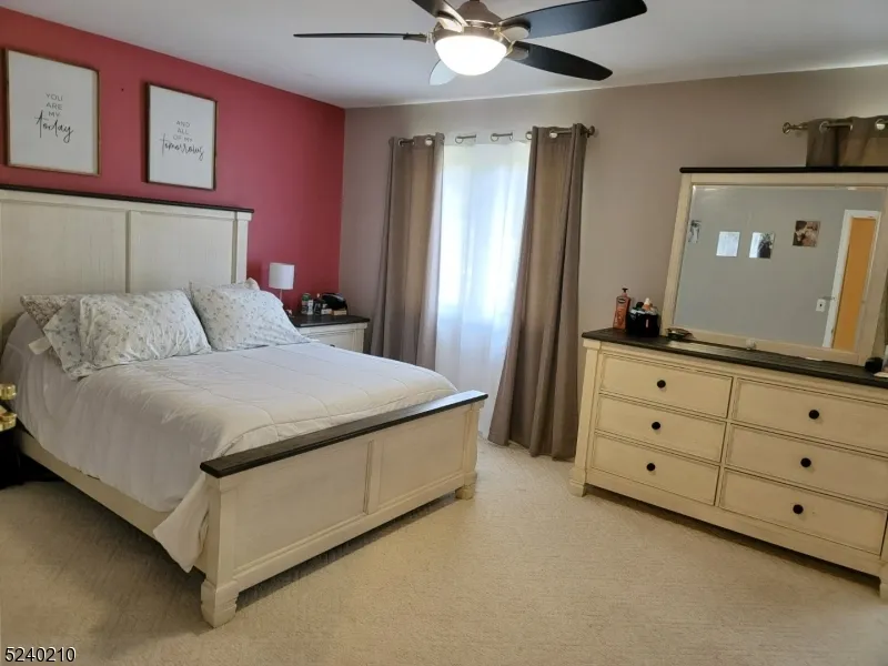 55 Stockton Ct Parsippany-Troy Hills, NJ 07950