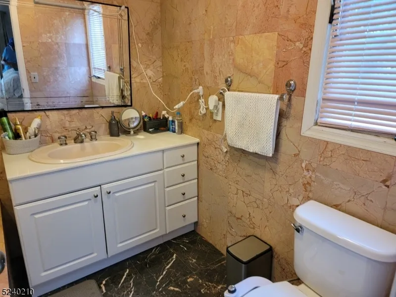 55 Stockton Ct Parsippany-Troy Hills, NJ 07950