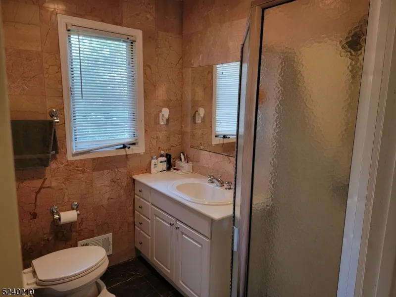 55 Stockton Ct Parsippany-Troy Hills, NJ 07950
