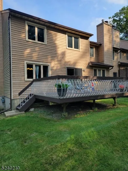 55 Stockton Ct Parsippany-Troy Hills, NJ 07950