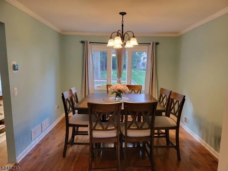 55 Stockton Ct Parsippany-Troy Hills, NJ 07950
