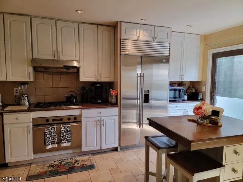 55 Stockton Ct Parsippany-Troy Hills, NJ 07950
