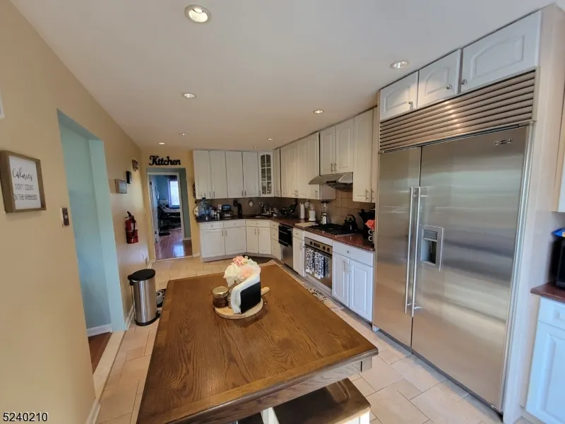 55 Stockton Ct Parsippany-Troy Hills, NJ 07950