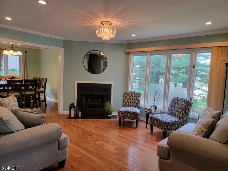 55 Stockton Ct Parsippany-Troy Hills, NJ 07950