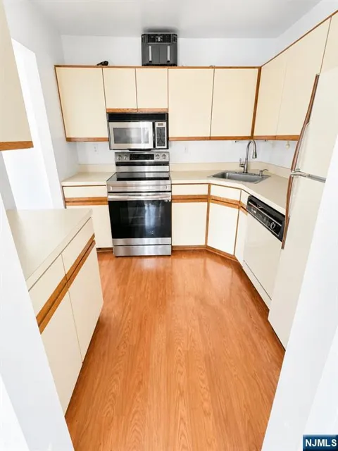 112 Sherwood 5