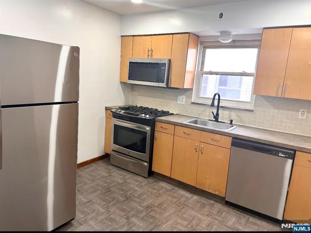 237 Riverview Place 2 Cliffside Park, NJ 07010