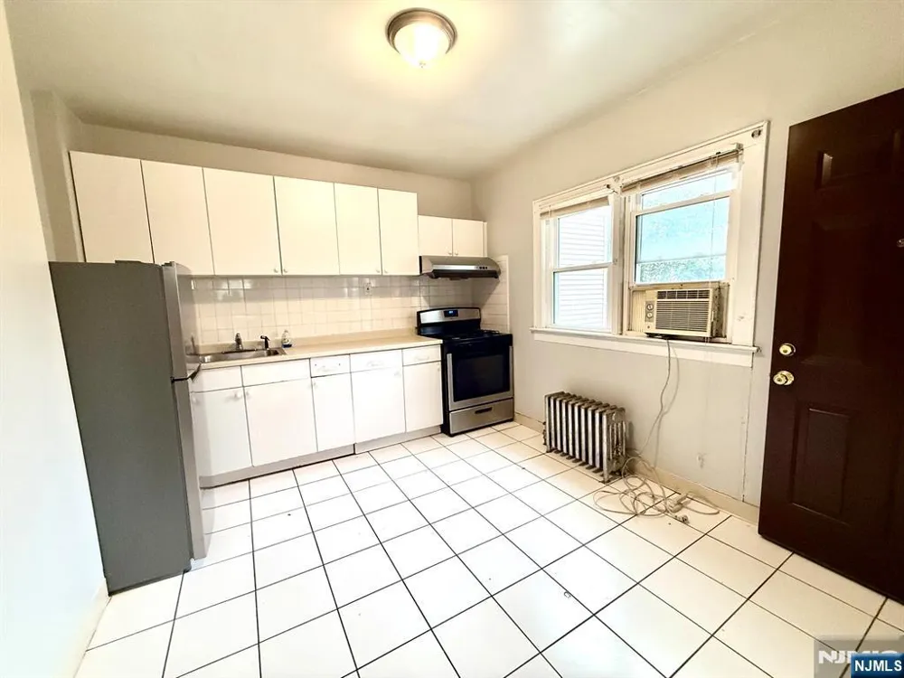 618 JERSEY Street 2 Harrison, NJ 07029