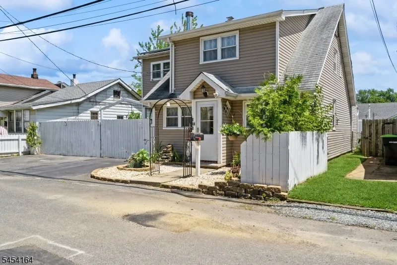 148 Mckinley Ave Old Bridge, NJ 08879