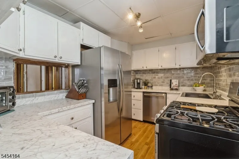 148 Mckinley Ave Old Bridge, NJ 08879