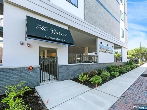 51 Queen Anne Road 410