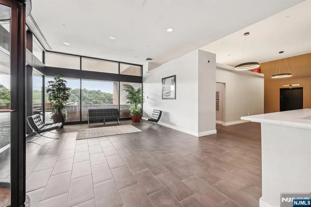 2 Executive Drive 904 Fort Lee, NJ 07024
