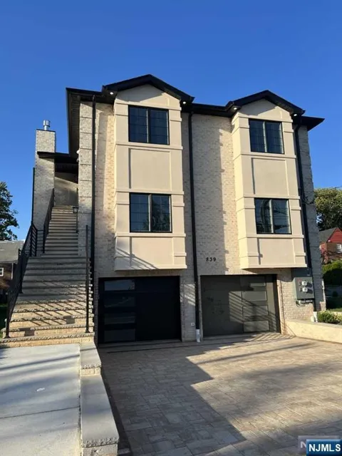 839 Pleasantview Terrace 2