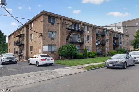 765 Vose Ave #D14 Unit D14