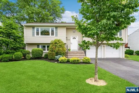 13-55 Comerford Place