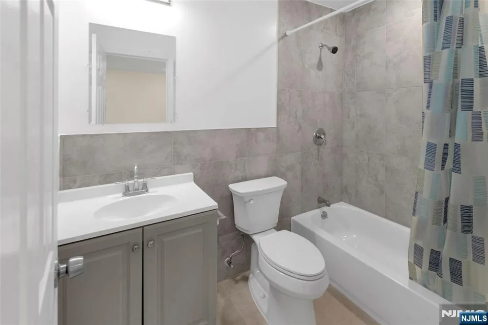 1142 Clinton Avenue 2 Irvington, NJ 07111
