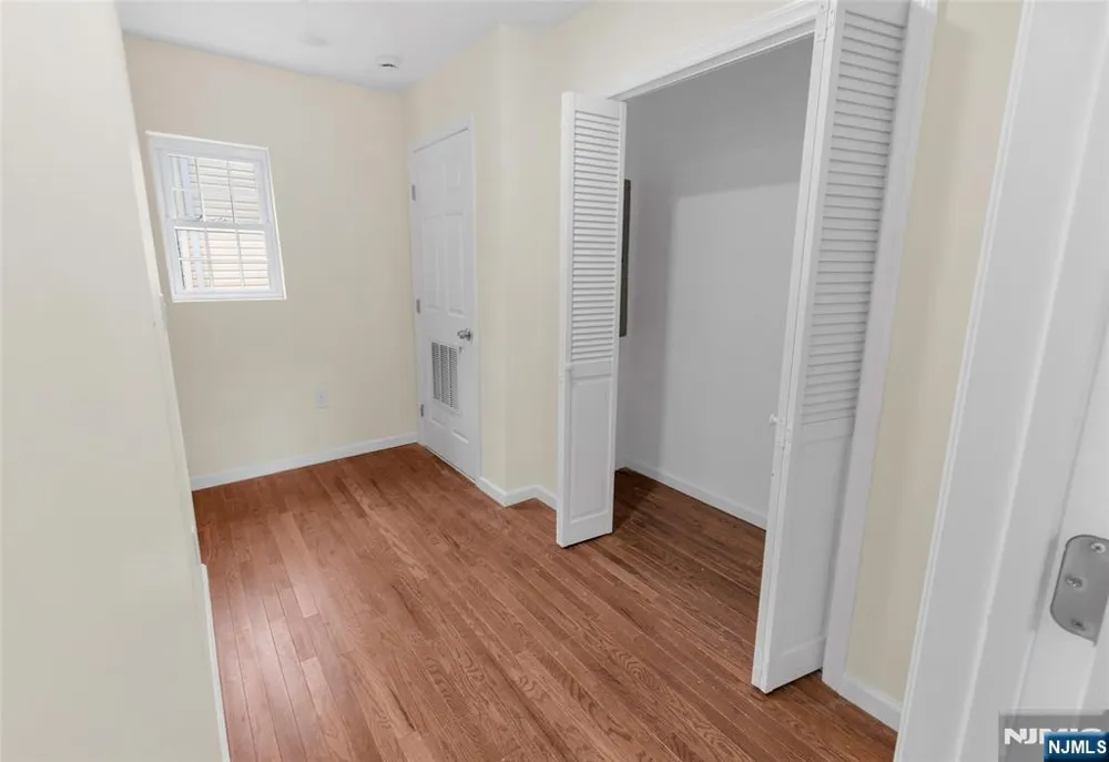 1142 Clinton Avenue 2 Irvington, NJ 07111