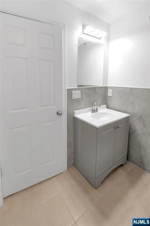 1142 Clinton Avenue 2 Irvington, NJ 07111