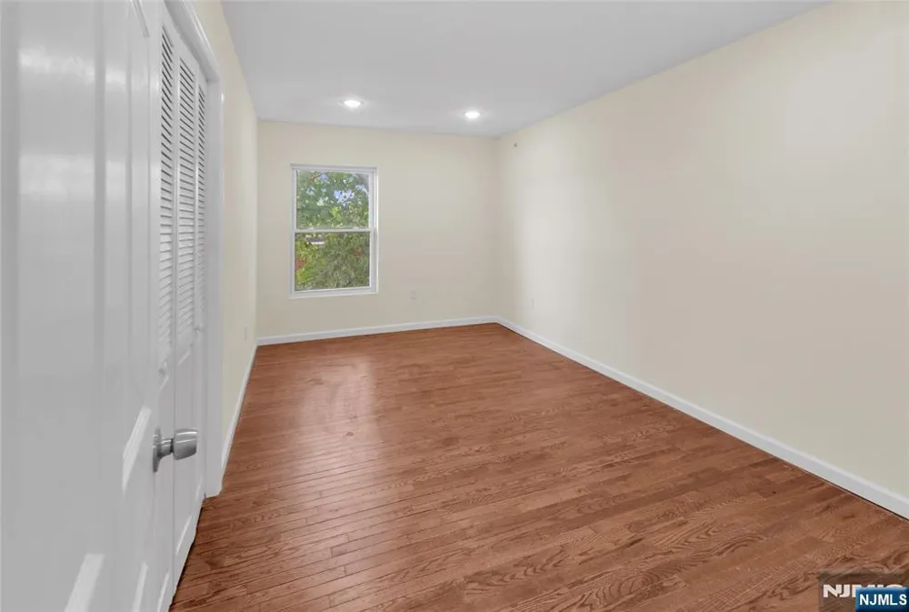 1142 Clinton Avenue 2 Irvington, NJ 07111