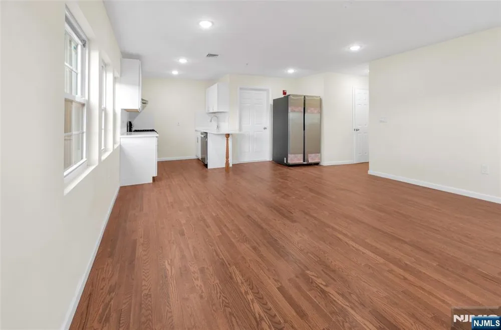 1142 Clinton Avenue 2 Irvington, NJ 07111