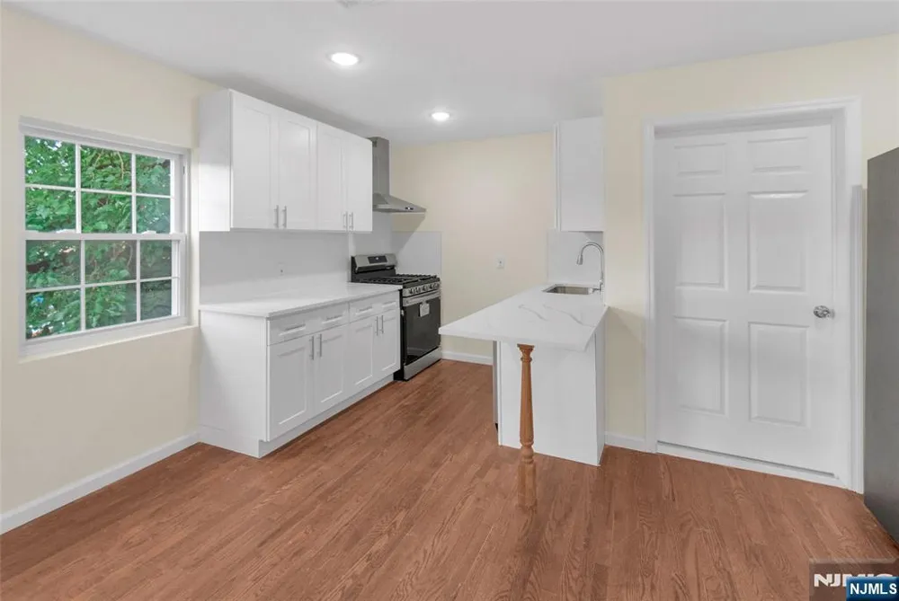 1142 Clinton Avenue 2 Irvington, NJ 07111