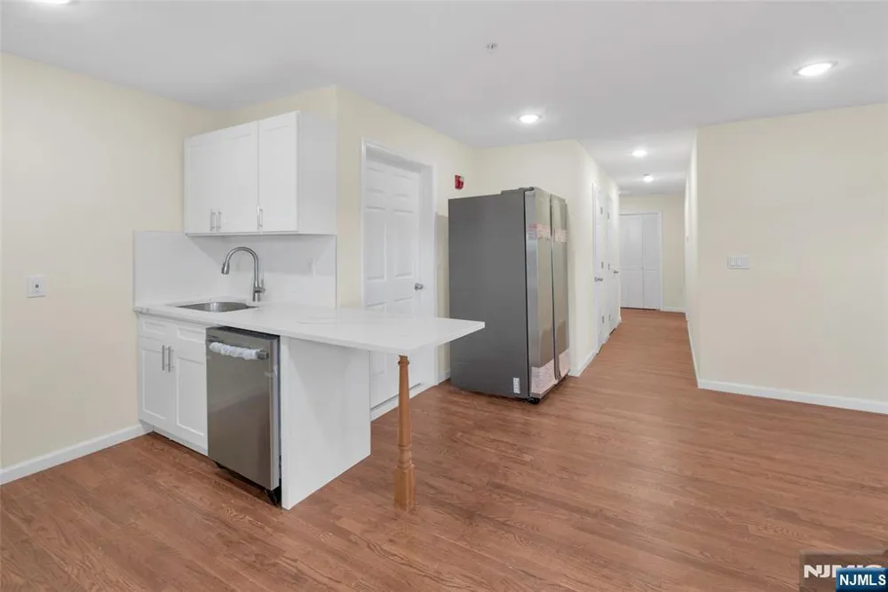 1142 Clinton Avenue 2 Irvington, NJ 07111