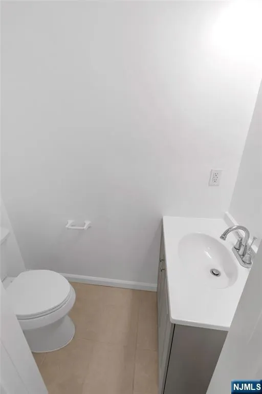 1142 Clinton Avenue 2 Irvington, NJ 07111
