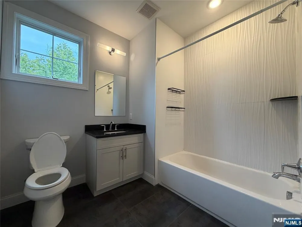 40 Park Avenue 208 Park Ridge, NJ 07656