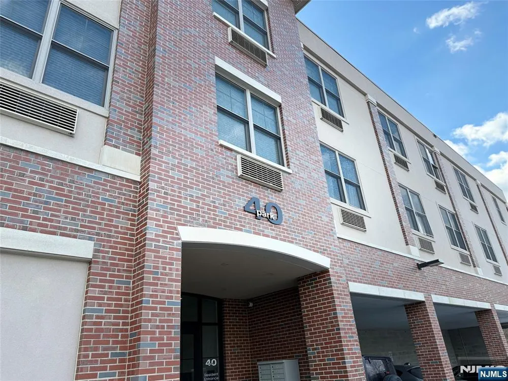 40 Park Avenue 208 Park Ridge, NJ 07656