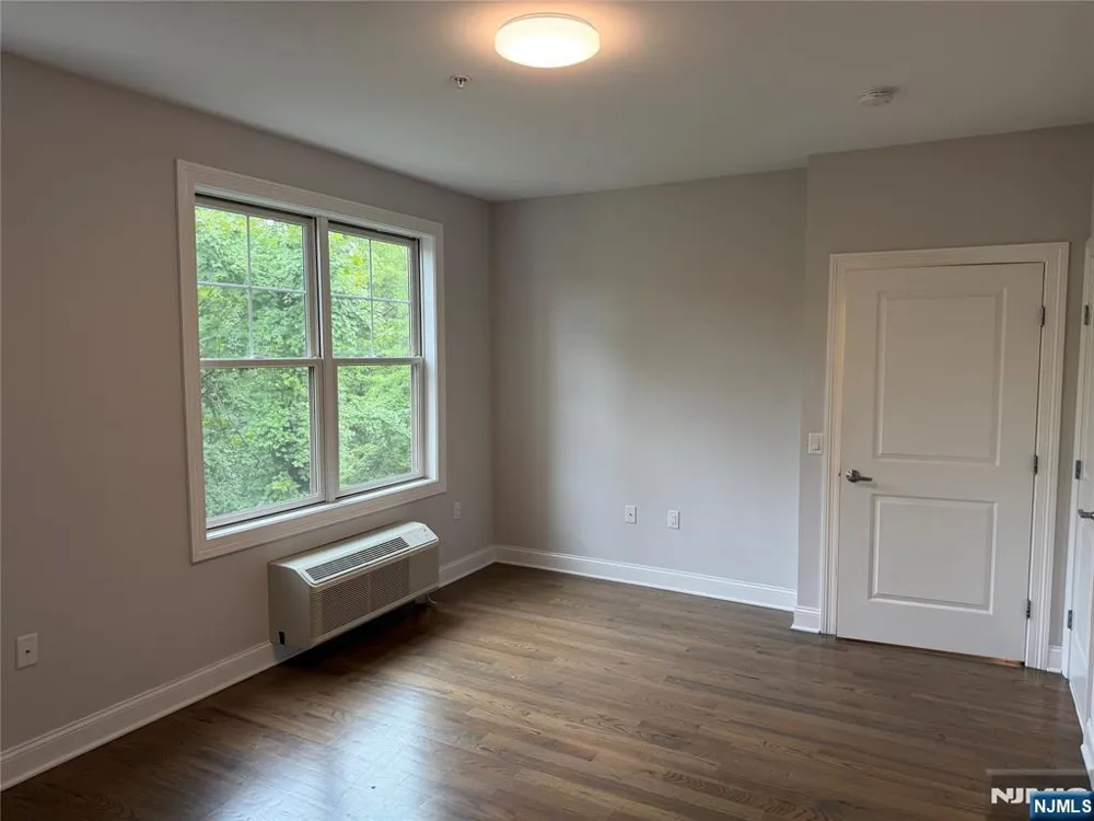 40 Park Avenue 208 Park Ridge, NJ 07656