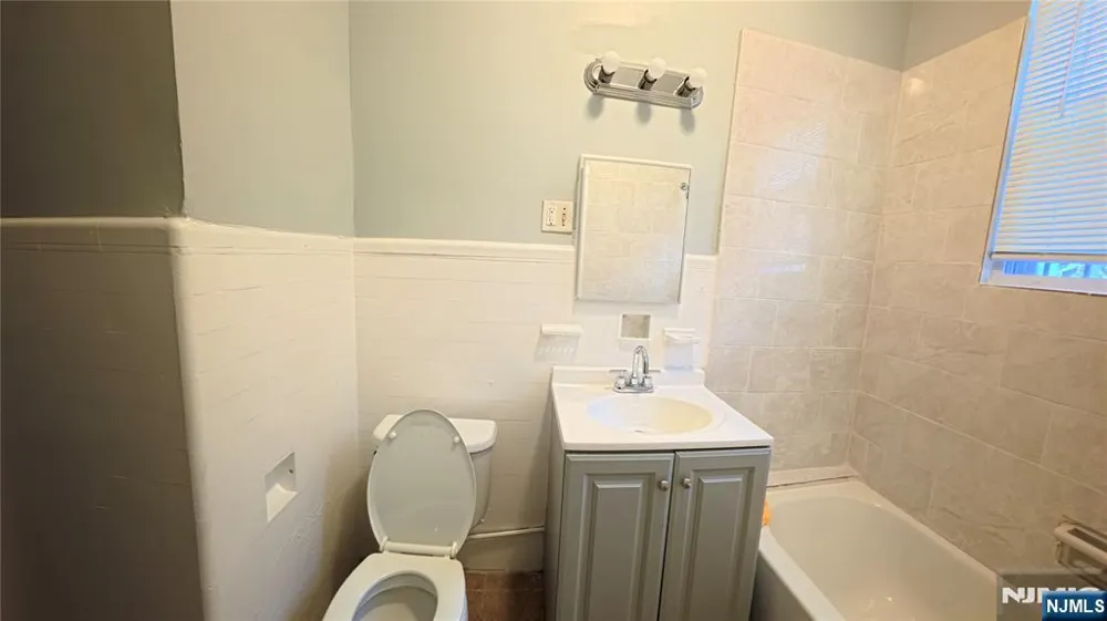 309-311 Goldsmith Avenue 1 Newark, NJ 07112