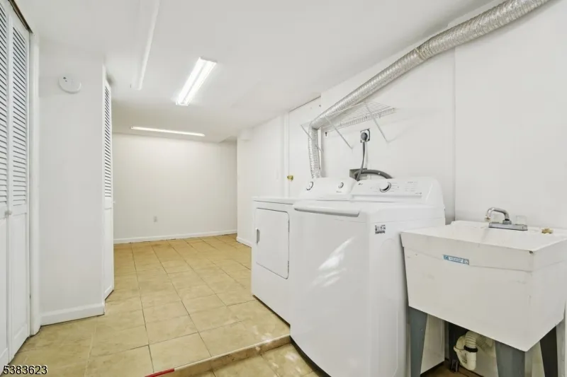 25 Prospect Ave Montclair, NJ 07042