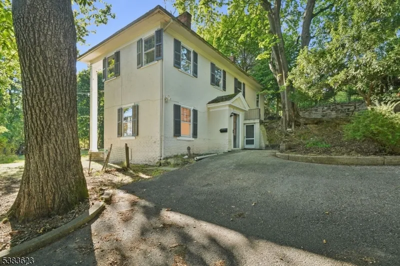 25 Prospect Ave Montclair, NJ 07042