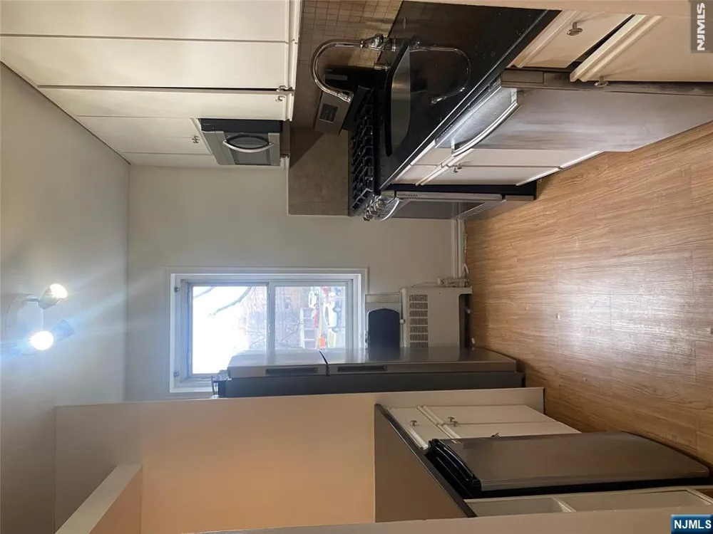 2350 Linwood Avenue 2F Fort Lee, NJ 07024