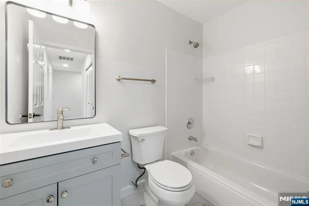 2249 Margaret Court Mahwah, NJ 07430