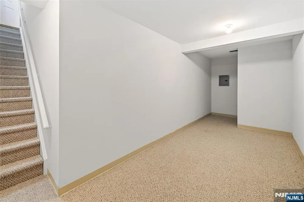 2249 Margaret Court Mahwah, NJ 07430