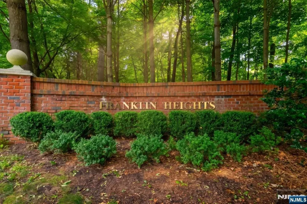 2249 Margaret Court Mahwah, NJ 07430