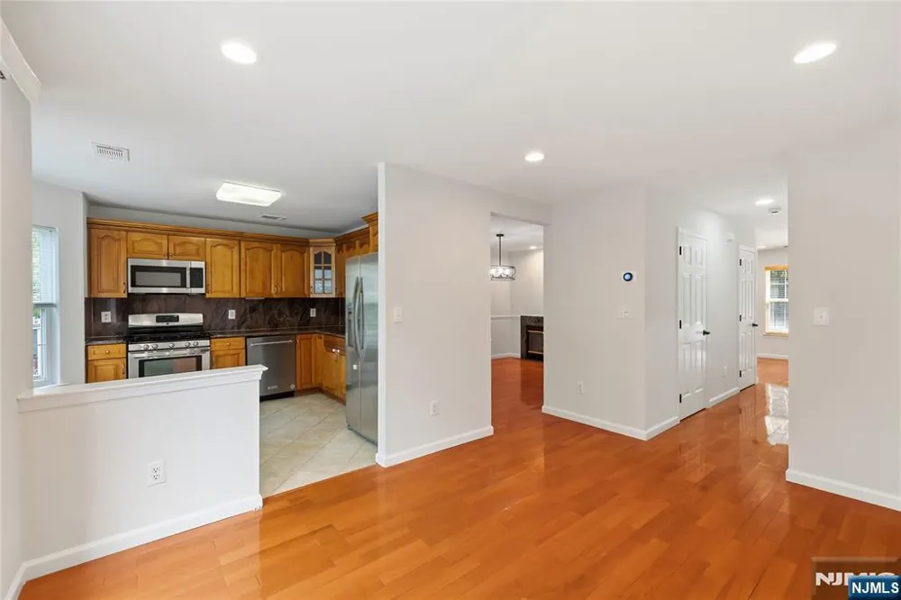 2249 Margaret Court Mahwah, NJ 07430
