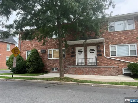 405 8th Street 1L