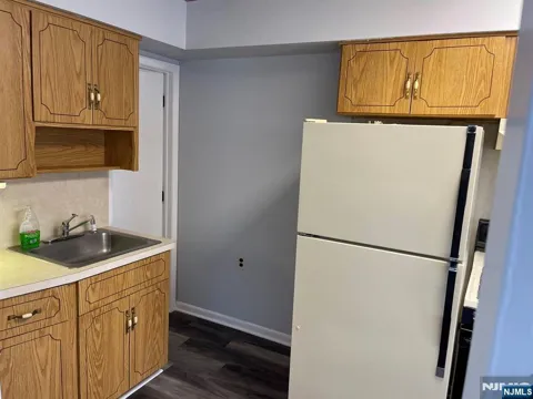 59 Sherman Place 1R