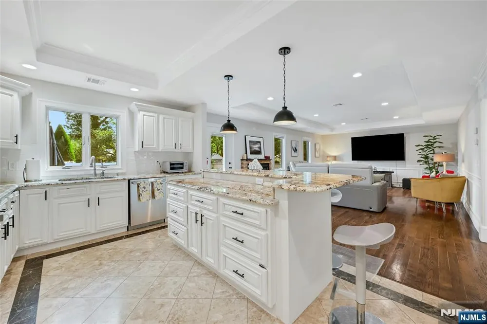 40 Scott Terrace Clifton, NJ 07013
