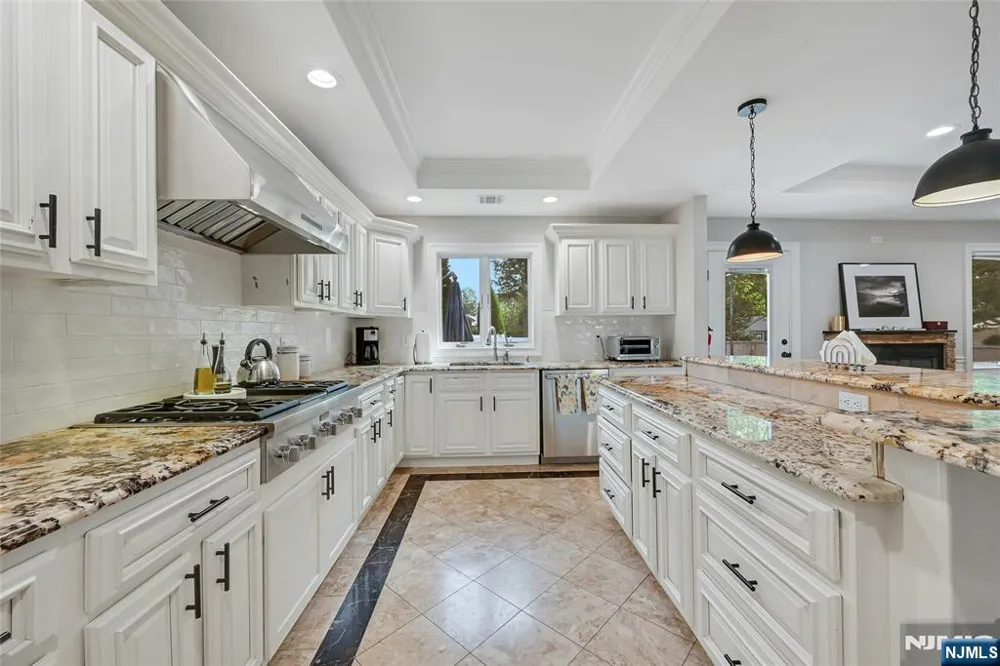 40 Scott Terrace Clifton, NJ 07013
